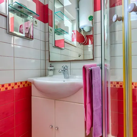 Jela Apartmán *