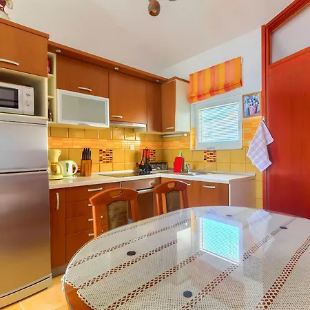 Jela 아파트 트로기르